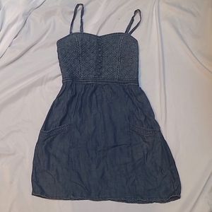 American Eagle size 6 Jean Dress Pockets Blue Soft